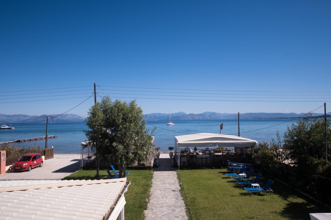 Christina Beachfront Rooms By Hotelius Petriti  Exterior photo