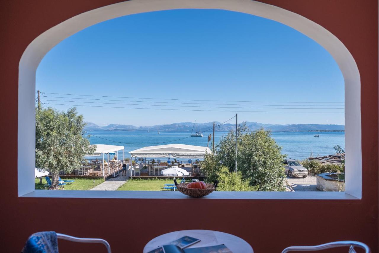 Christina Beachfront Rooms By Hotelius Petriti  Exterior photo
