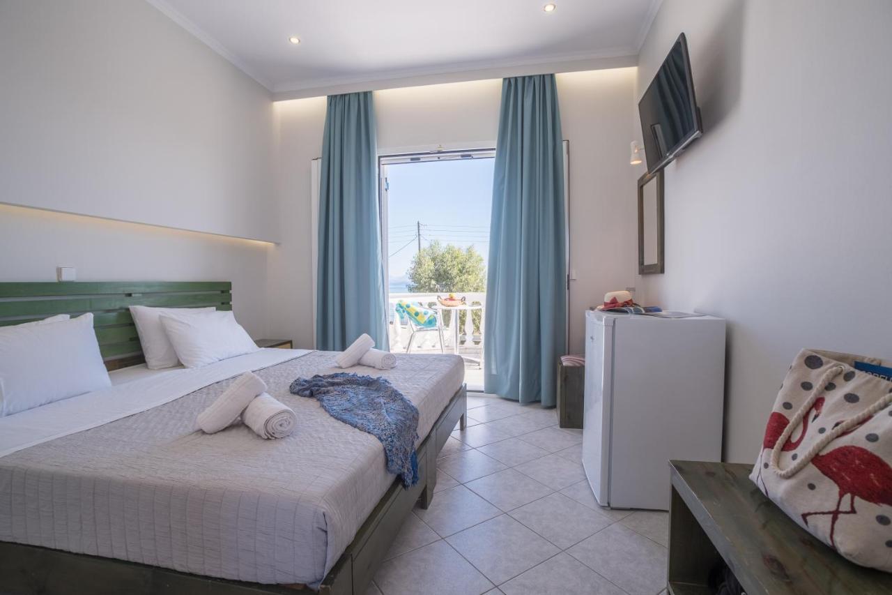 Christina Beachfront Rooms By Hotelius Petriti  Exterior photo
