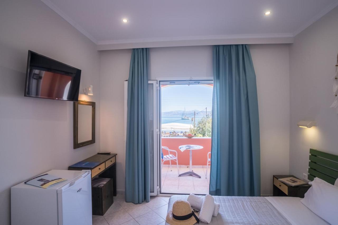 Christina Beachfront Rooms By Hotelius Petriti  Exterior photo