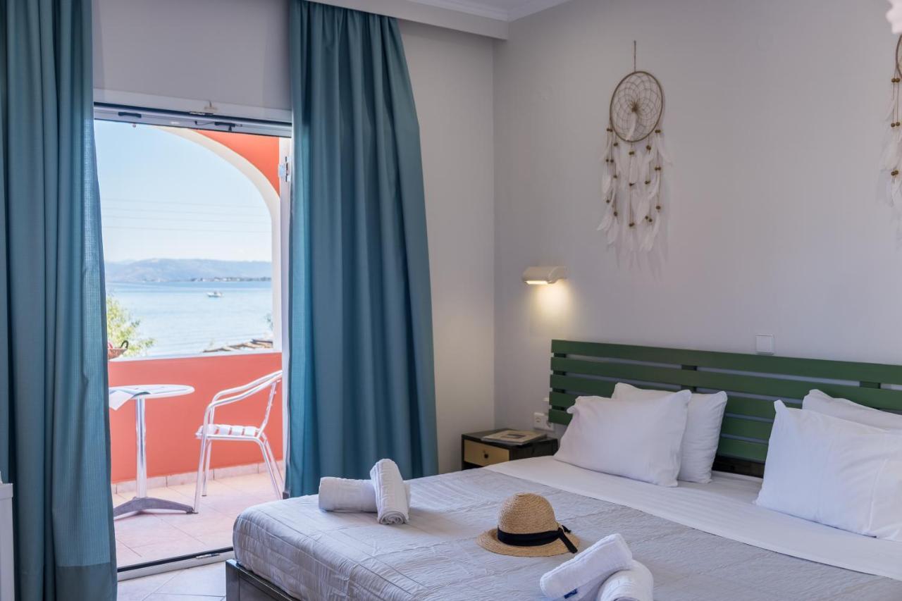 Christina Beachfront Rooms By Hotelius Petriti  Exterior photo